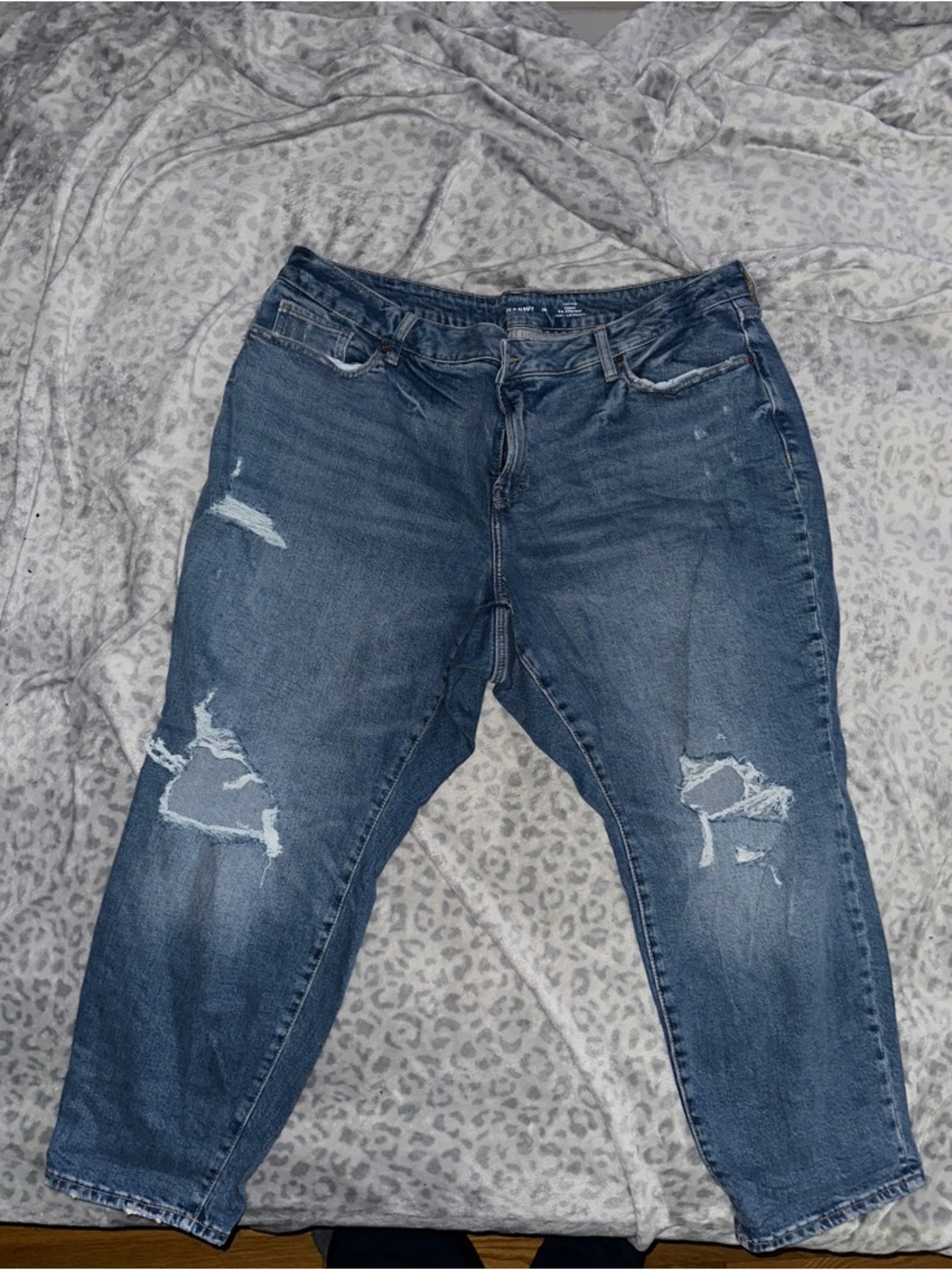 Old Navy High-Rise Curvy OG Straight Distressed Women’s Jeans